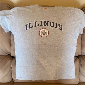 University of Illinois t-Shirt. Lightly used.